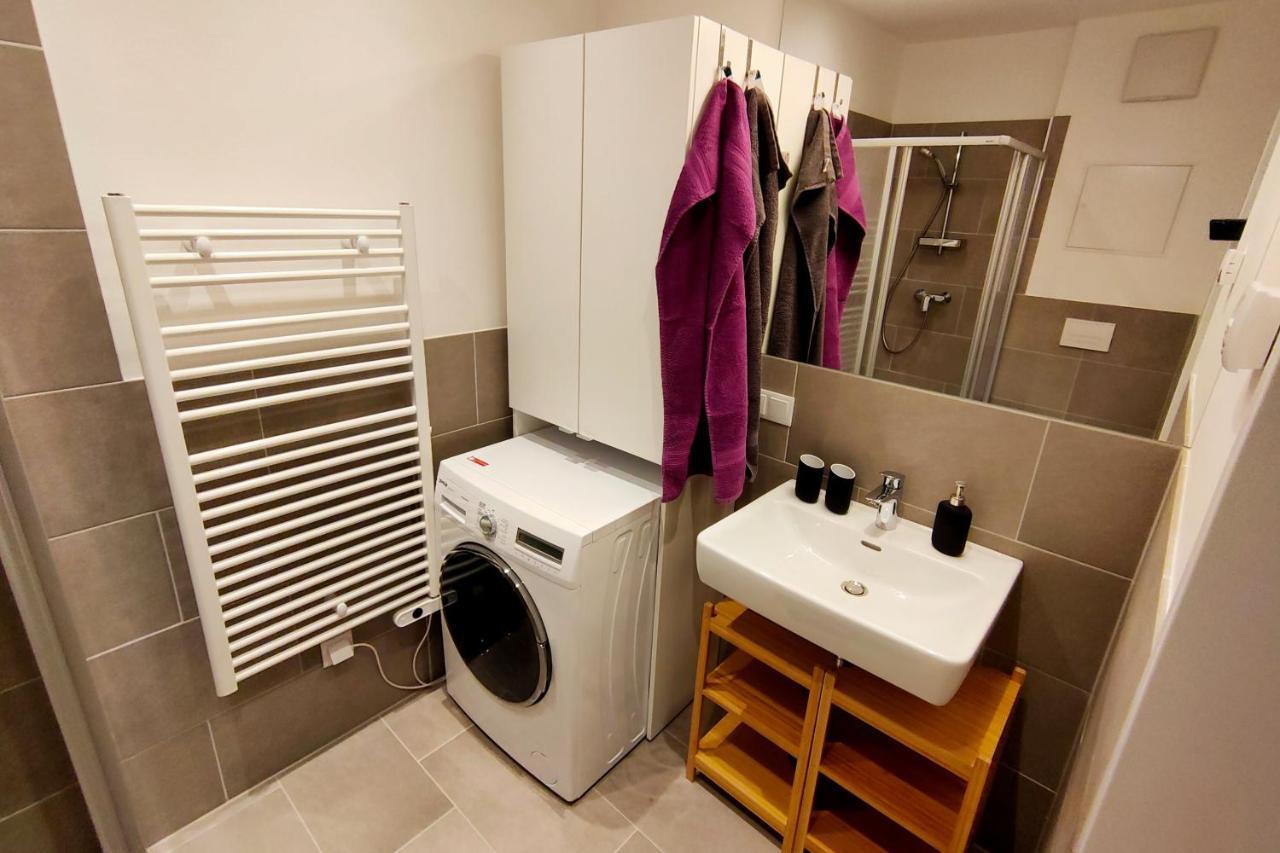 Luma Apartment Near Schoenbrunn With Parking Вена Экстерьер фото