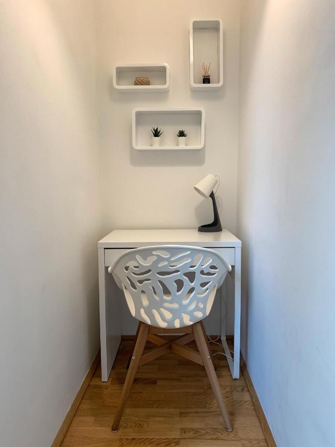 Luma Apartment Near Schoenbrunn With Parking Вена Экстерьер фото